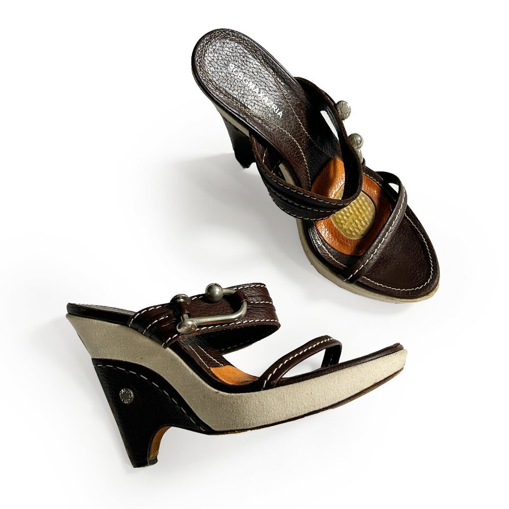 BCBG MAXAZRIA  Brown Wedge Y2K Sandals with Silver Hardware Sz 39 / 8.5 W